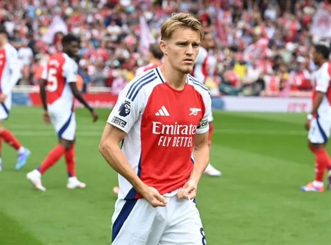 Arsenal tho phao voi chan thuong cua Martin Odegaard